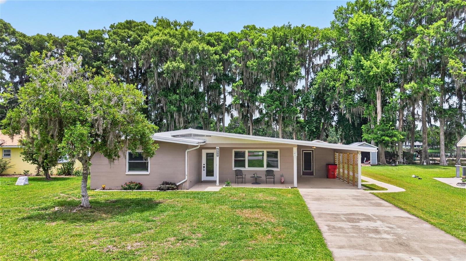 Single Family Residence in FLORAL CITY, FL - Daniel Dourado