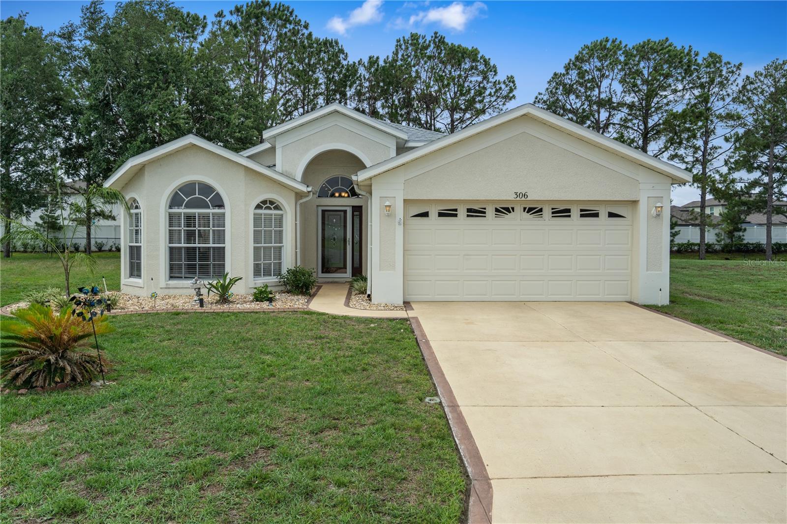 Single Family Residence in SPRING HILL, FL - Daniel Dourado
