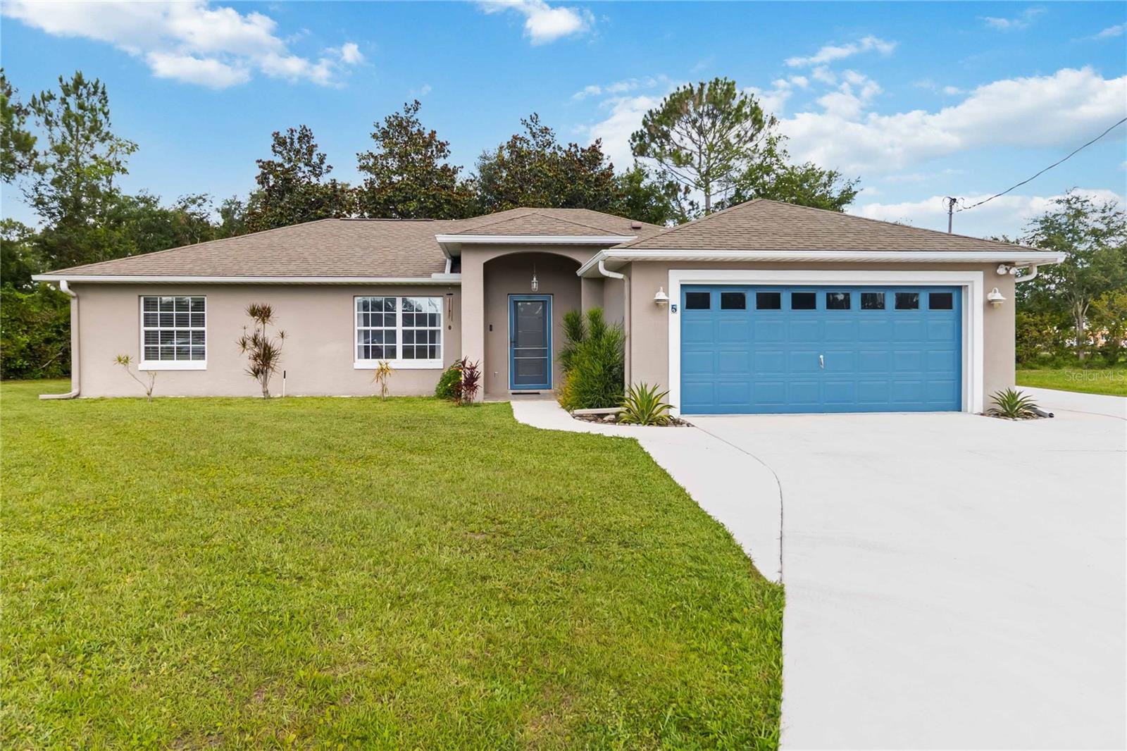 Single Family Residence in PALM COAST, FL - Daniel Dourado