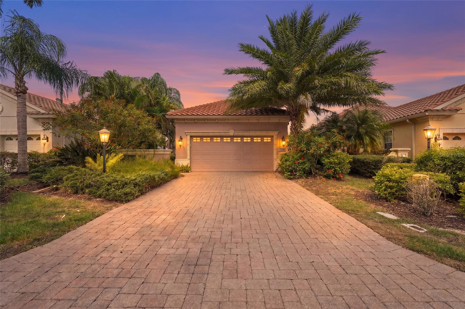 Single Family Residence in LAKEWOOD RANCH, FL - Daniel Dourado