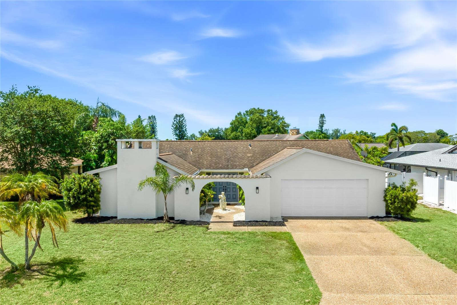 Single Family Residence in SARASOTA, FL - Daniel Dourado