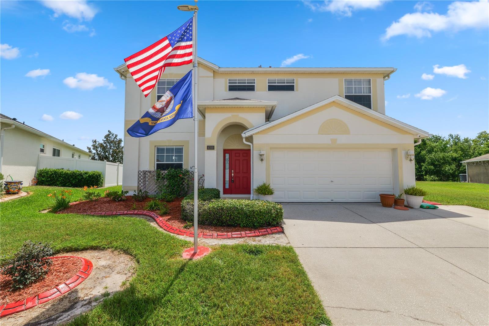 Single Family Residence in MULBERRY, FL - Daniel Dourado