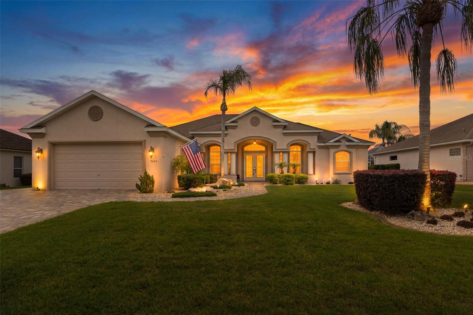 Single Family Residence em WEEKI WACHEE, FL - Daniel Dourado