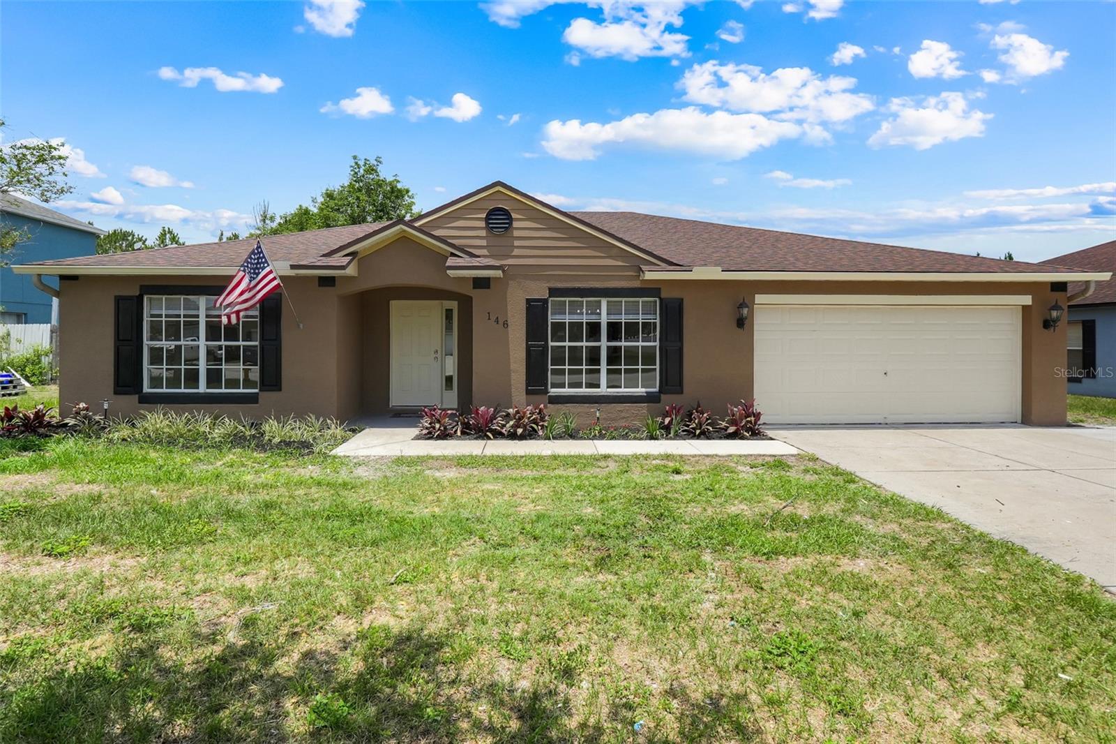 Single Family Residence in GROVELAND, FL - Daniel Dourado