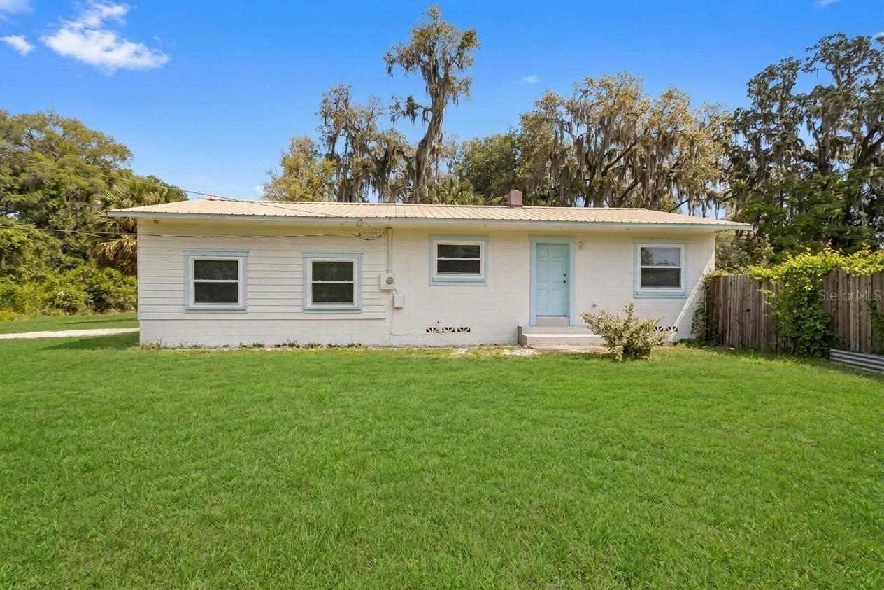 Single Family Residence em DELAND, FL - Daniel Dourado