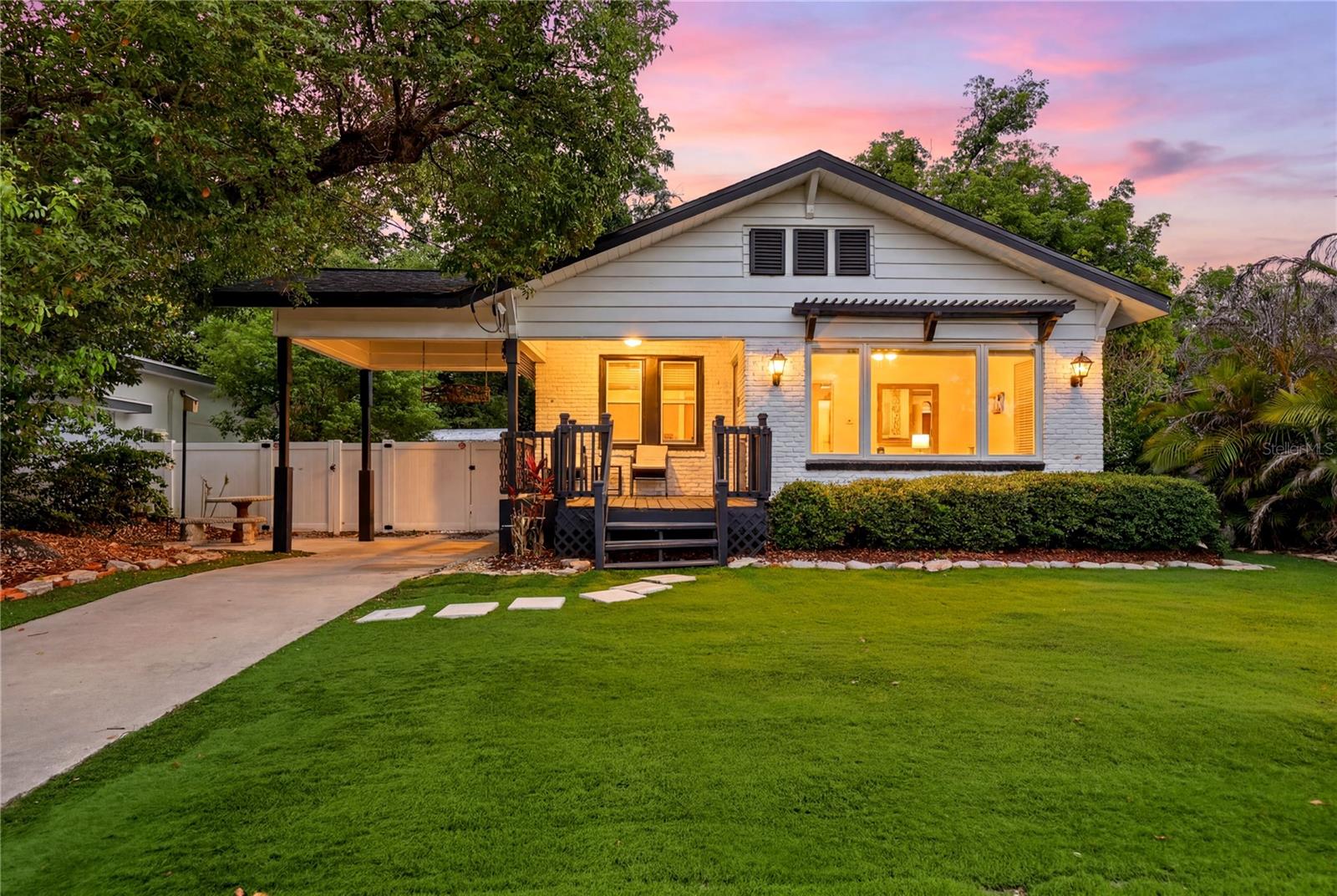 Single Family Residence in TAMPA, FL - Daniel Dourado