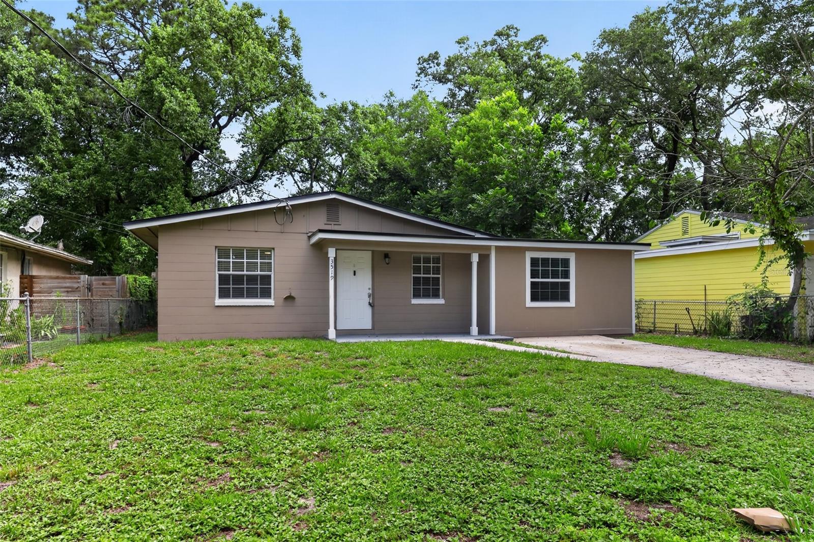 Single Family Residence in JACKSONVILLE, FL - Daniel Dourado