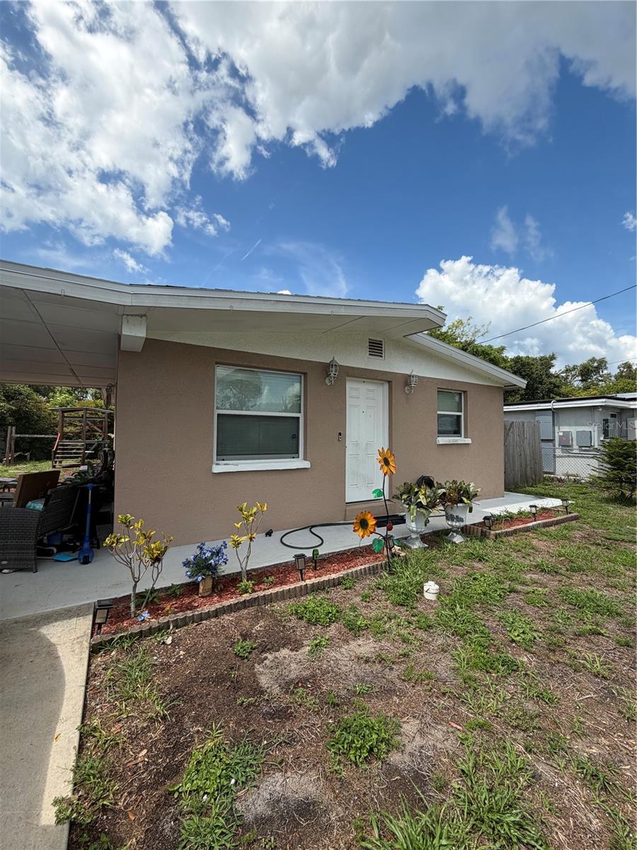 Single Family Residence in TAMPA, FL - Daniel Dourado