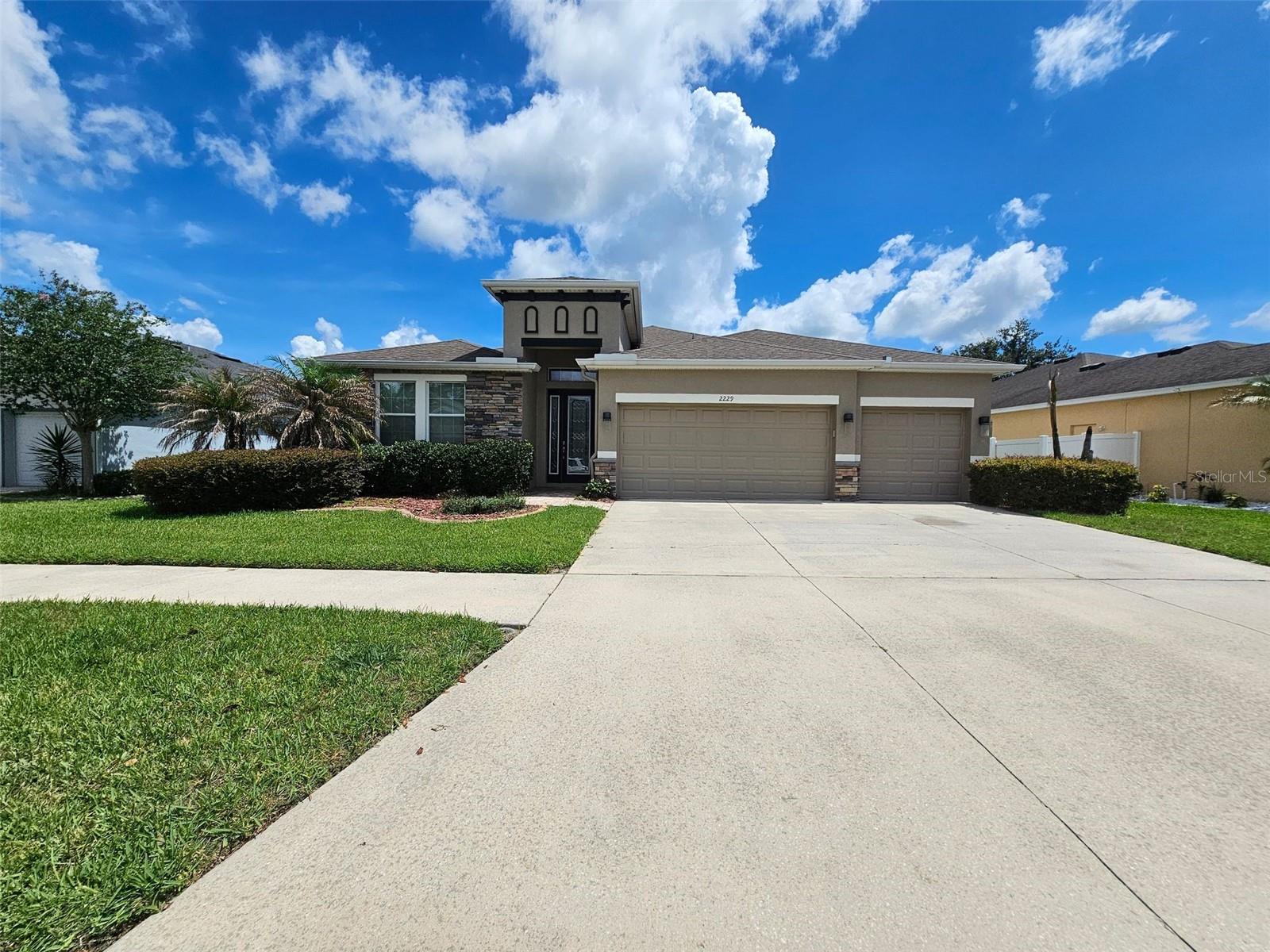 Single Family Residence em VALRICO, FL - Daniel Dourado