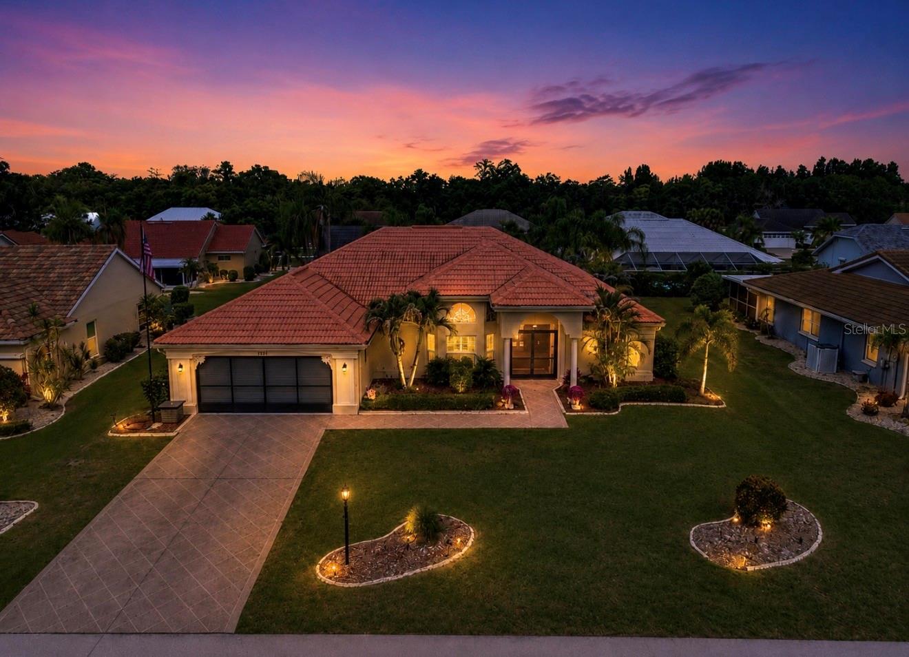 Single Family Residence in SUN CITY CENTER, FL - Daniel Dourado