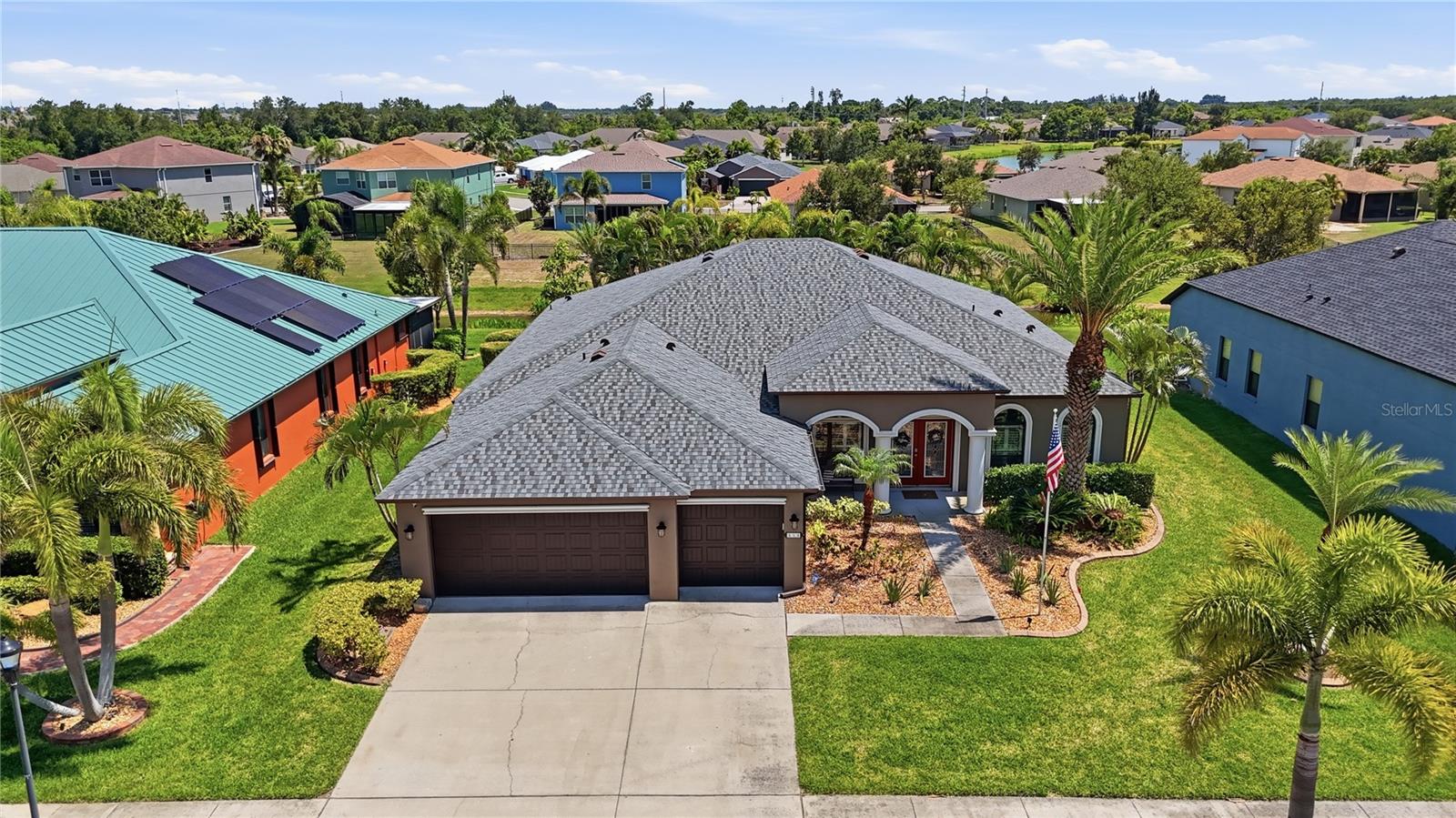 Single Family Residence em APOLLO BEACH, FL - Daniel Dourado