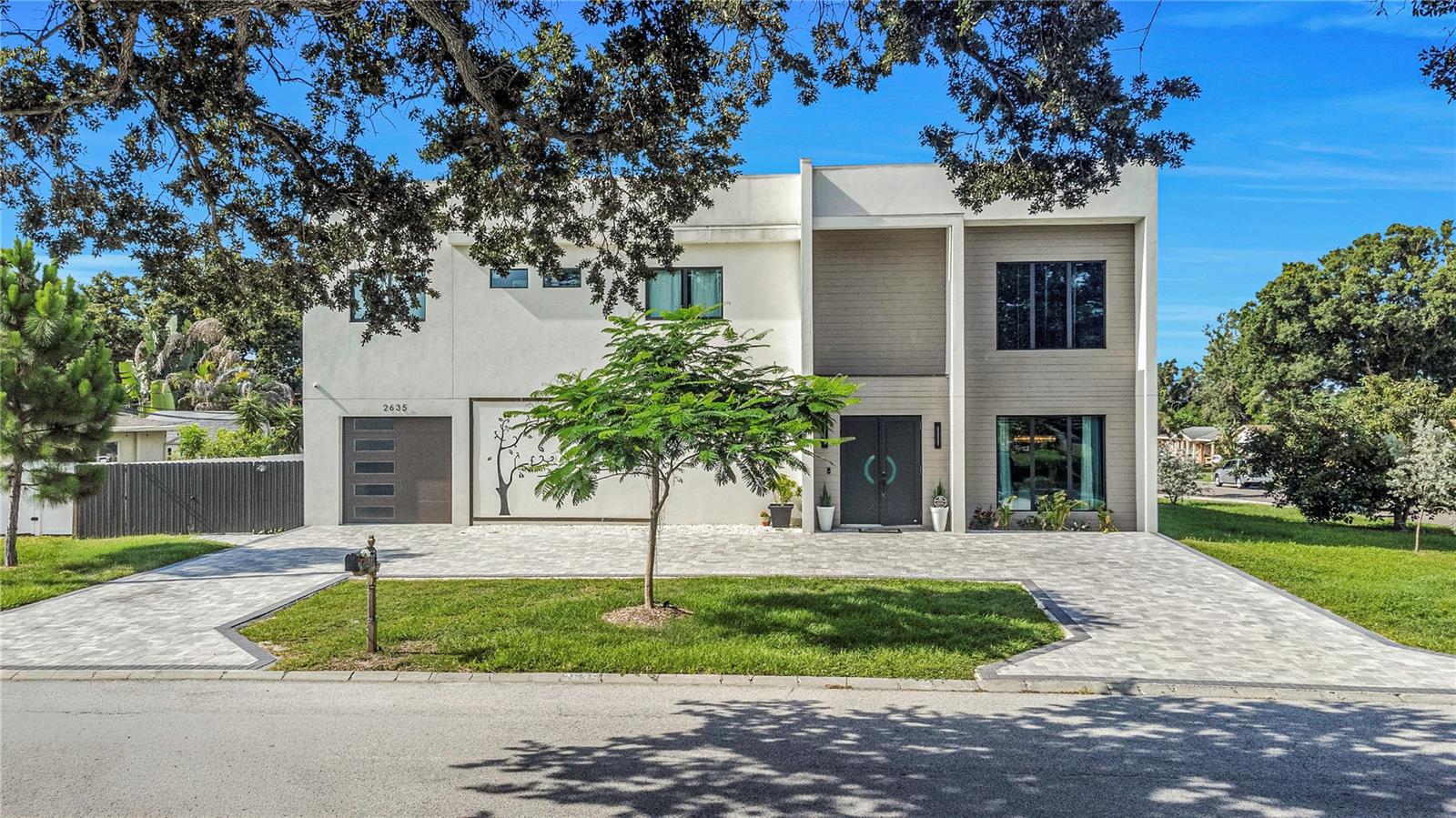 Single Family Residence in CLEARWATER, FL - Daniel Dourado