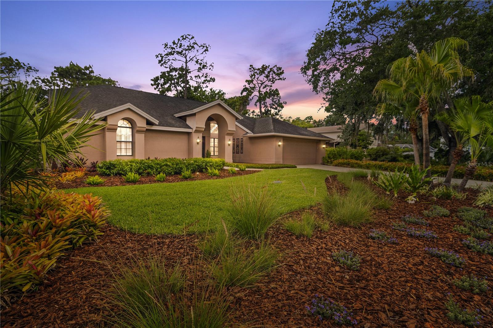 Single Family Residence in PALM HARBOR, FL - Daniel Dourado