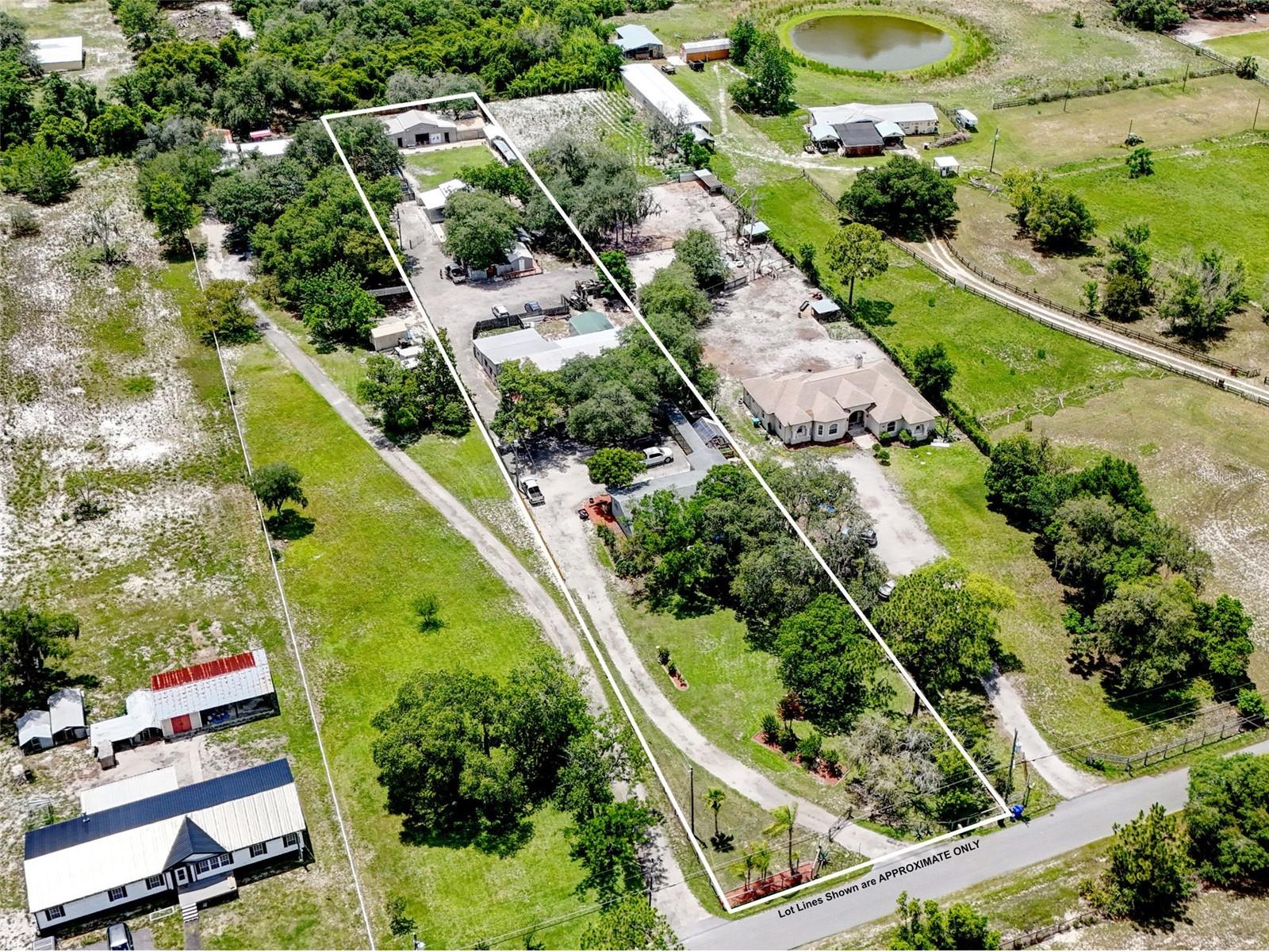 Single Family Residence in CHULUOTA, FL - Daniel Dourado
