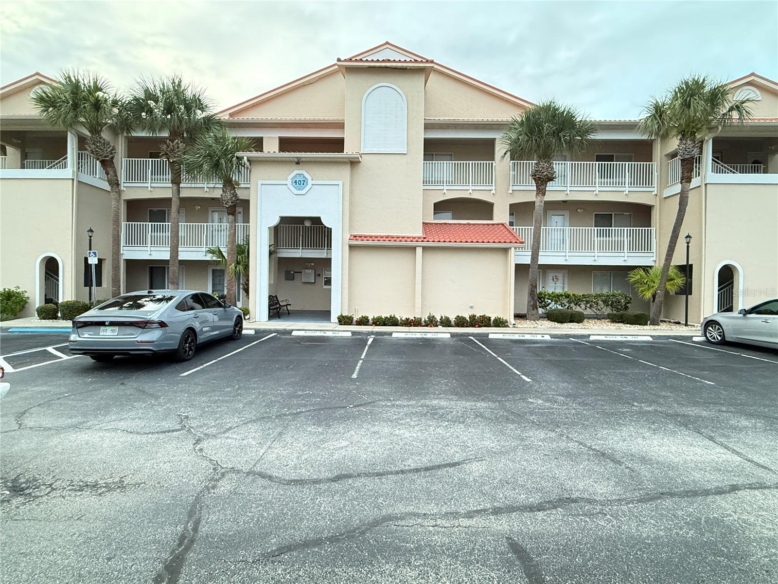 Condominium in NEW SMYRNA BEACH, FL - Daniel Dourado