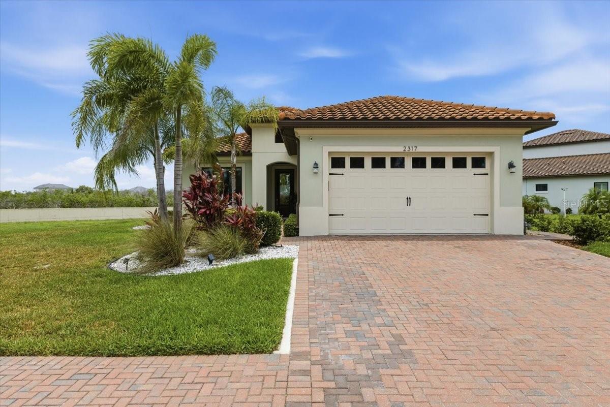 Single Family Residence in PALMETTO, FL - Daniel Dourado
