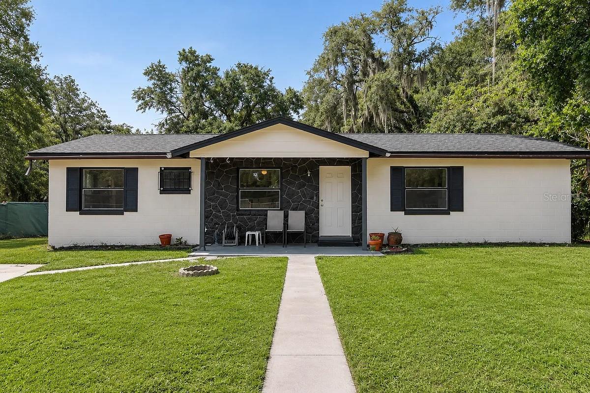 Single Family Residence in ALTAMONTE SPRINGS, FL - Daniel Dourado