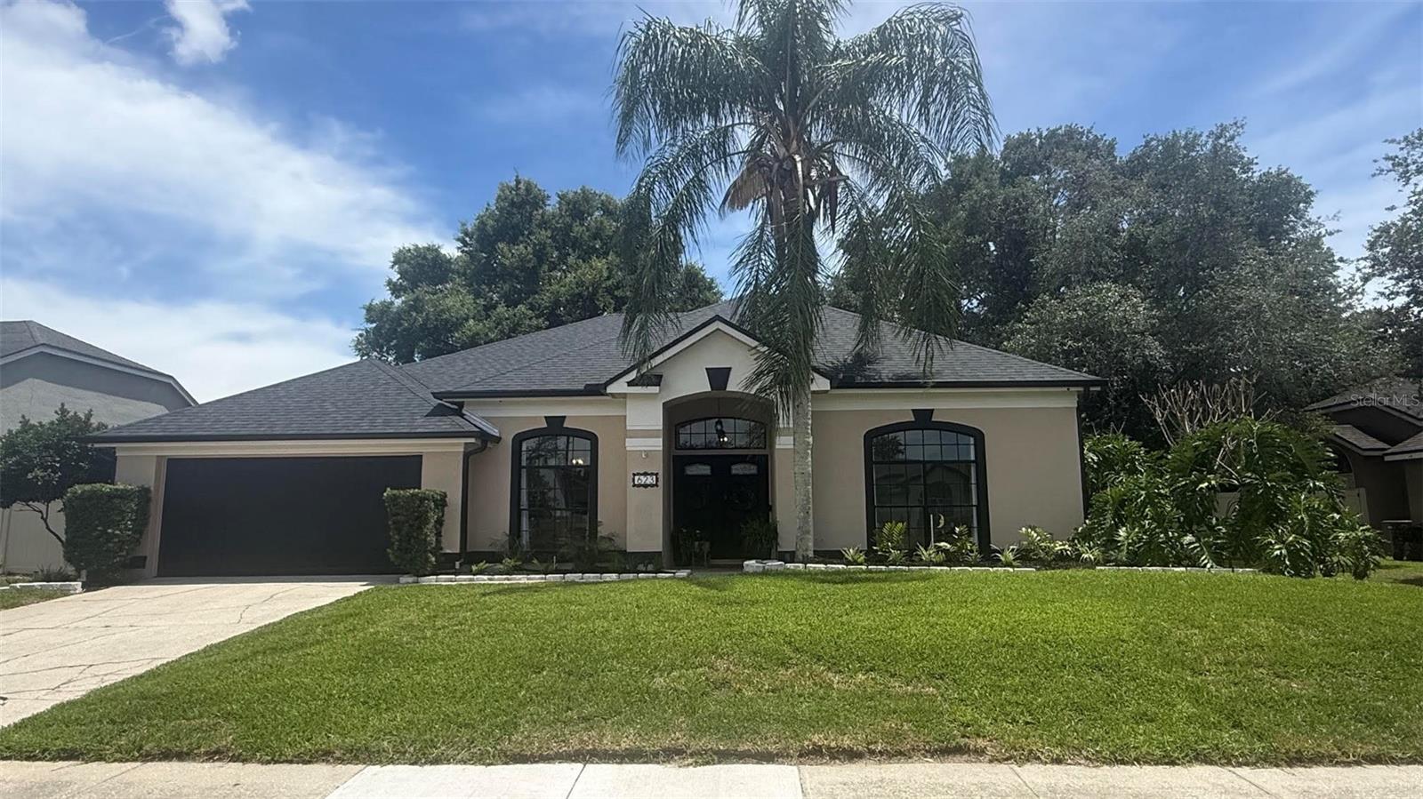 Single Family Residence in OVIEDO, FL - Daniel Dourado