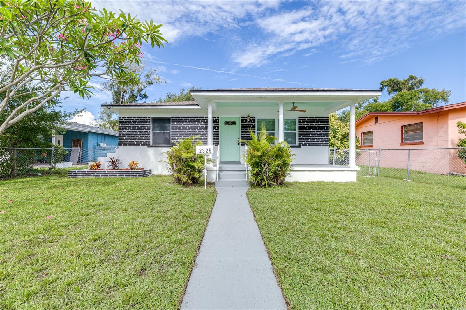 Single Family Residence in ST PETERSBURG, FL - Daniel Dourado