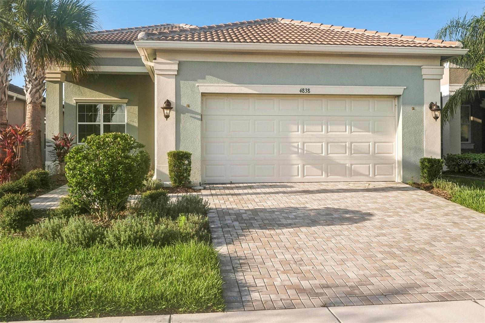 Single Family Residence in WIMAUMA, FL - Daniel Dourado