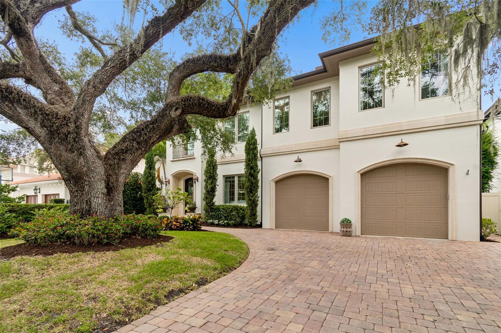 Single Family Residence in TAMPA, FL - Daniel Dourado