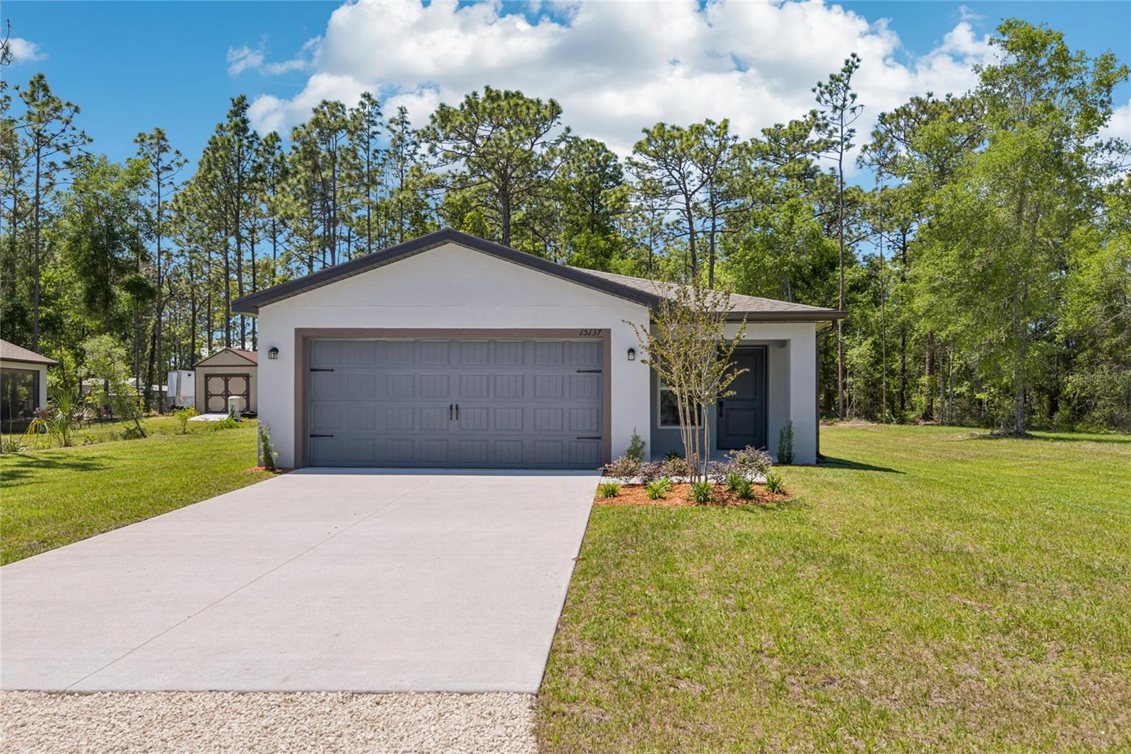 Single Family Residence in WEEKI WACHEE, FL - Daniel Dourado