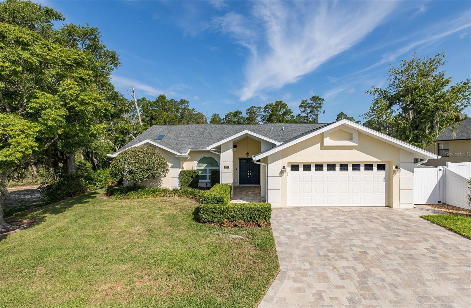 Single Family Residence em NEW PORT RICHEY, FL - Daniel Dourado
