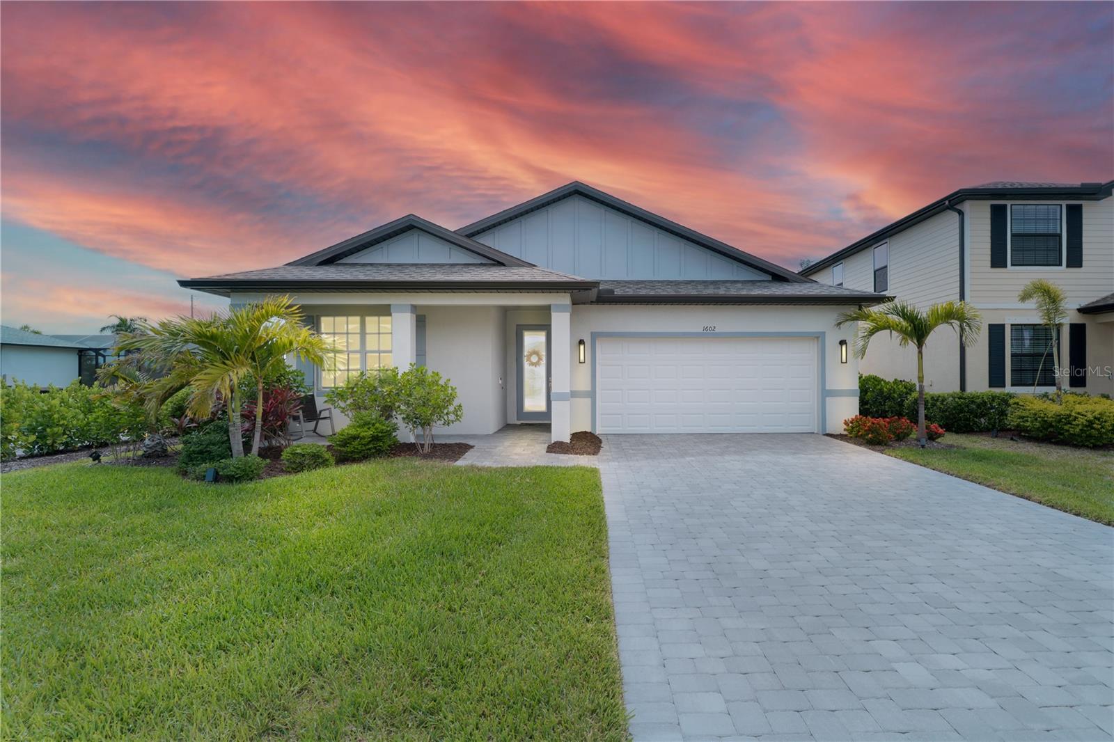 Single Family Residence in PORT CHARLOTTE, FL - Daniel Dourado
