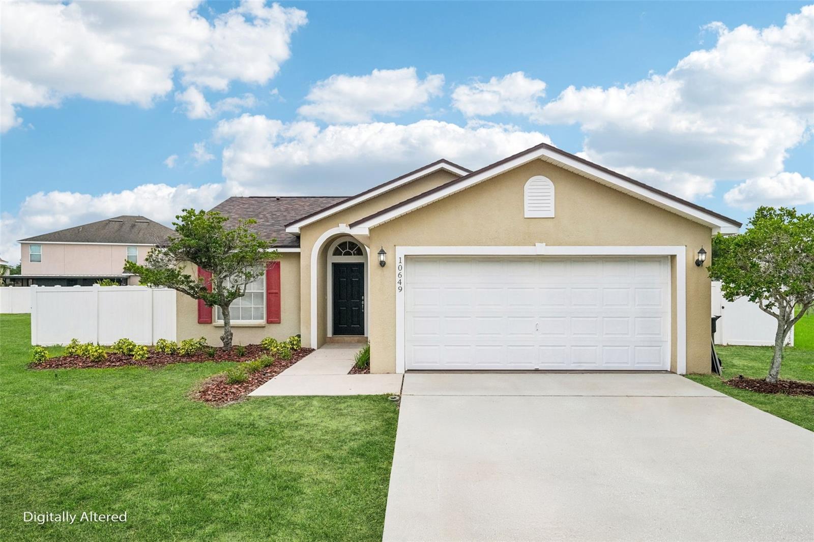 Single Family Residence in WIMAUMA, FL - Daniel Dourado
