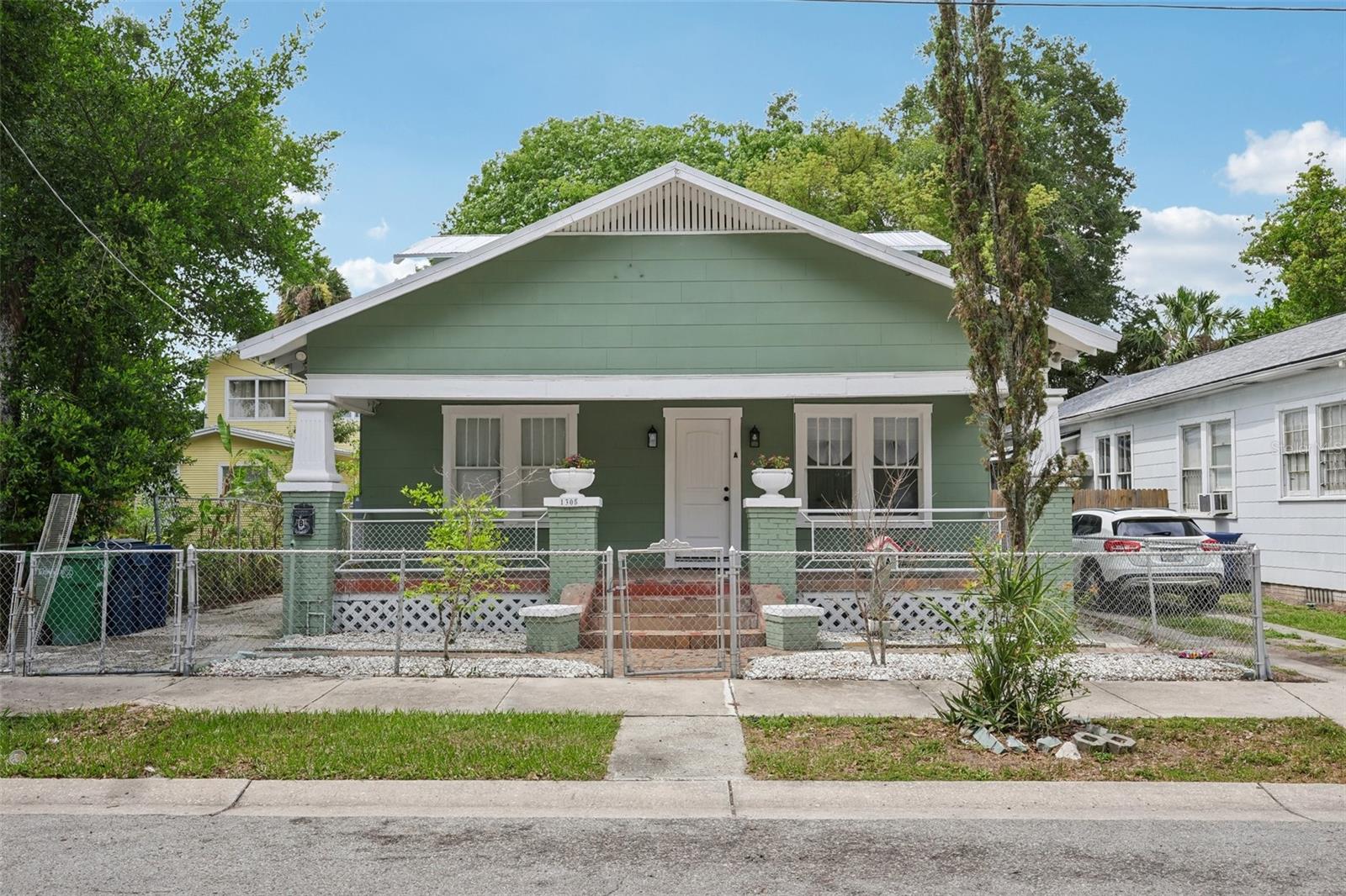 Single Family Residence in TAMPA, FL - Daniel Dourado