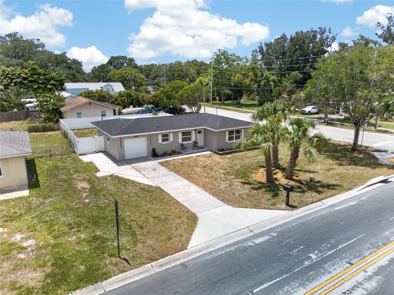 Single Family Residence in CLEARWATER, FL - Daniel Dourado