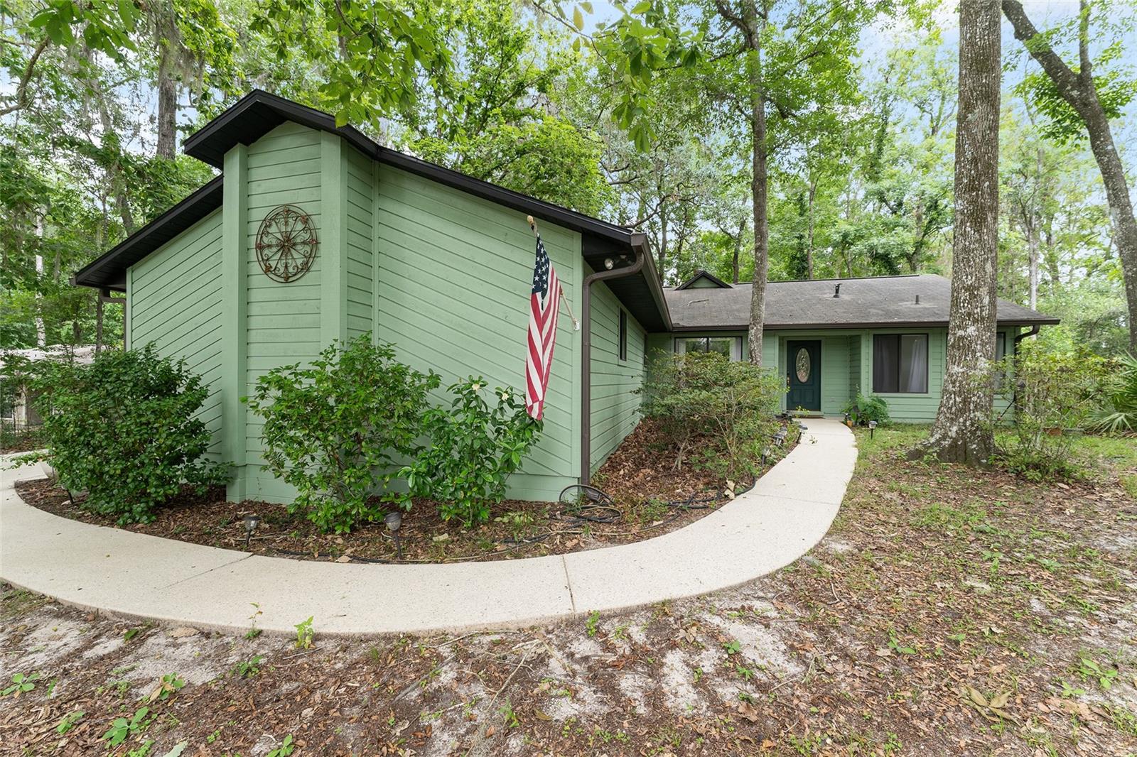 Single Family Residence in GAINESVILLE, FL - Daniel Dourado