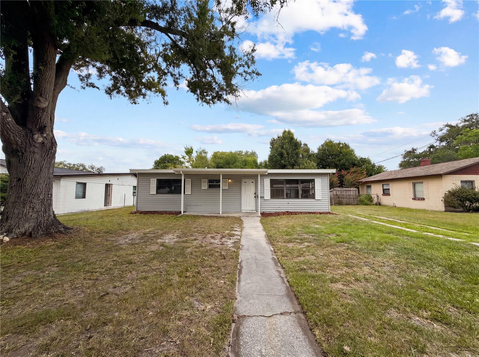 Single Family Residence in LAKELAND, FL - Daniel Dourado