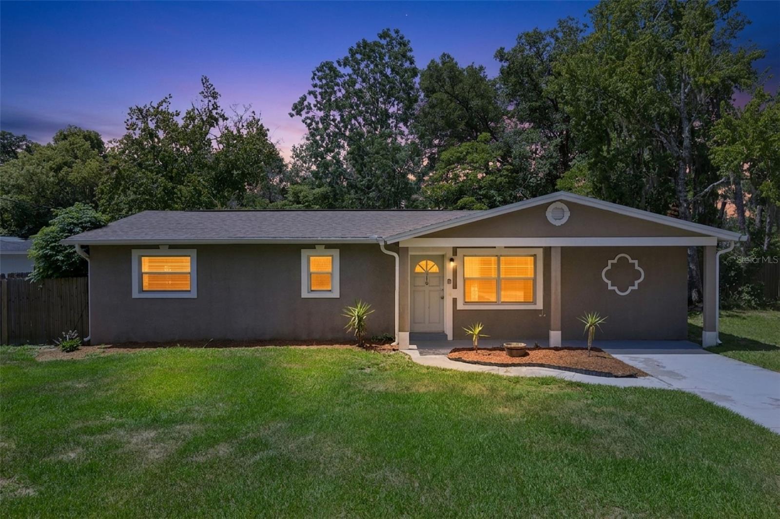 Single Family Residence in APOPKA, FL - Daniel Dourado