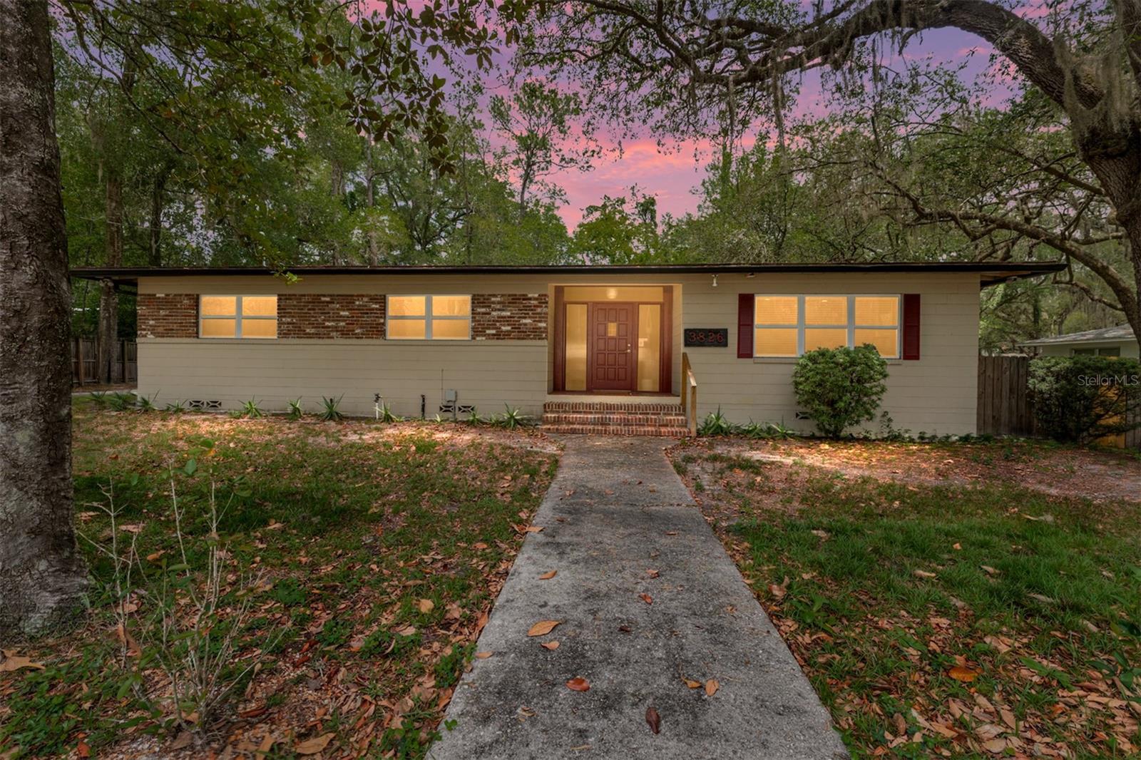 Single Family Residence in GAINESVILLE, FL - Daniel Dourado