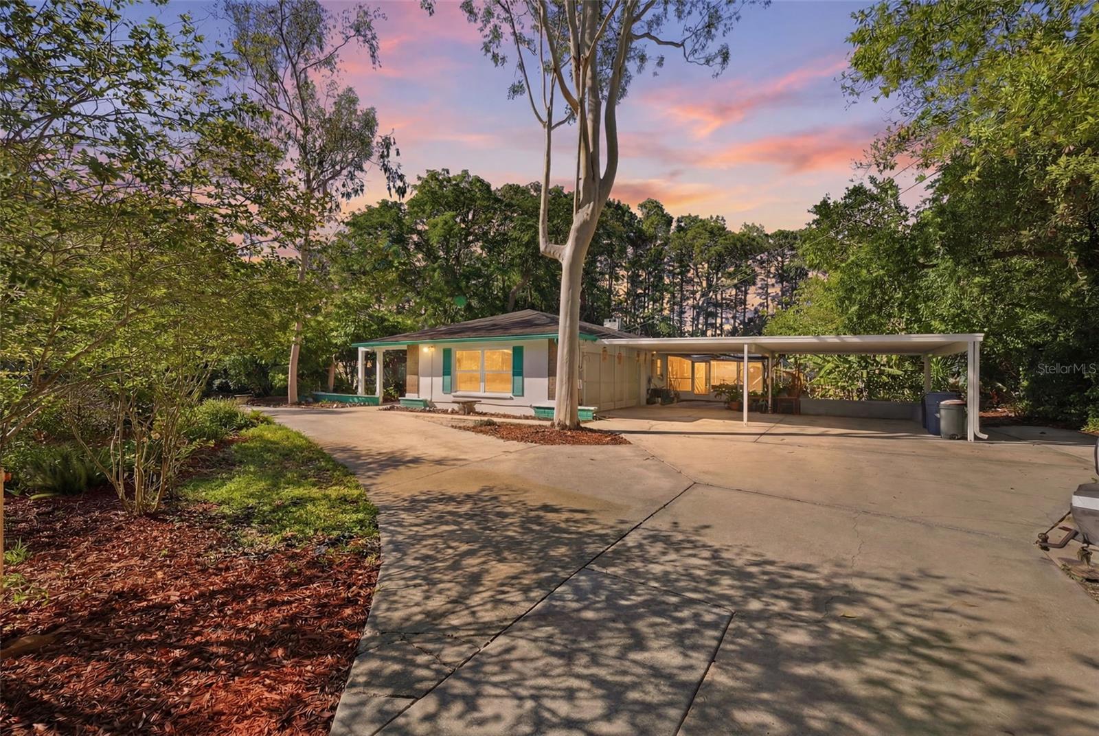 Single Family Residence em NEW PORT RICHEY, FL - Daniel Dourado