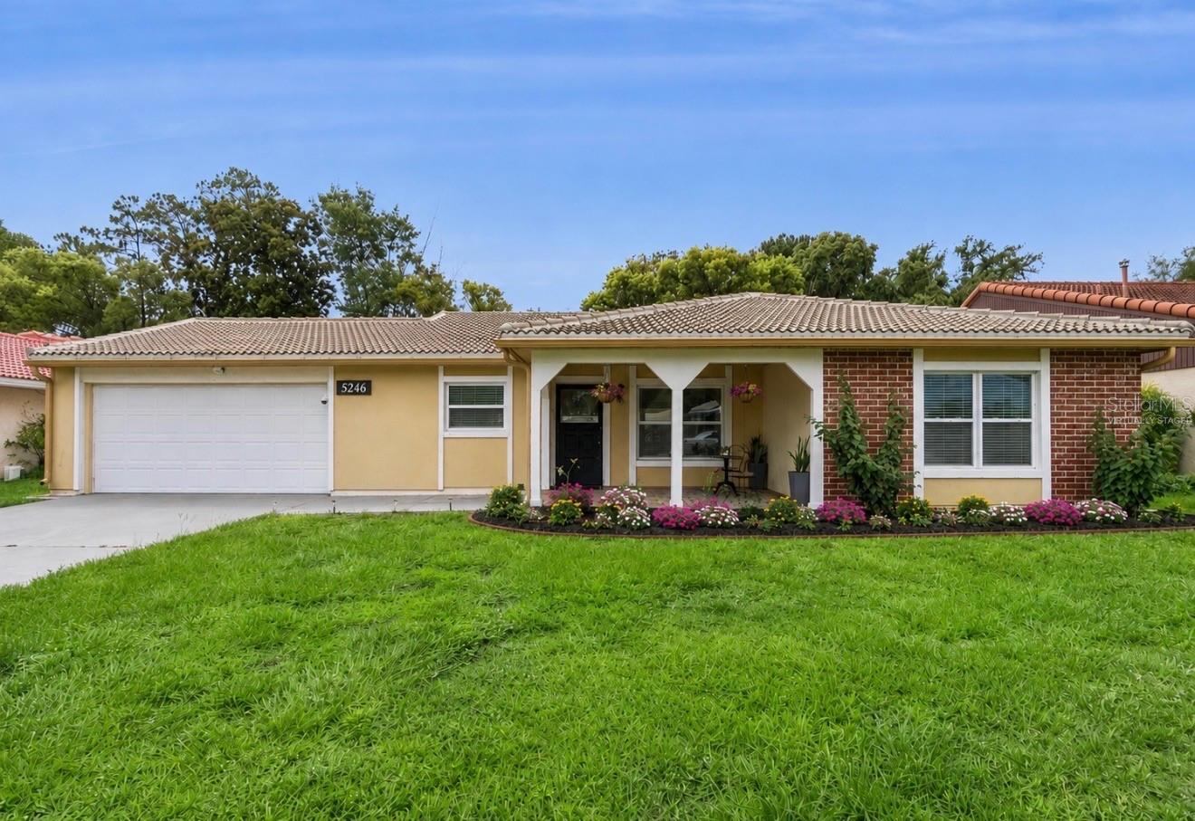 Single Family Residence in ORLANDO, FL - Daniel Dourado