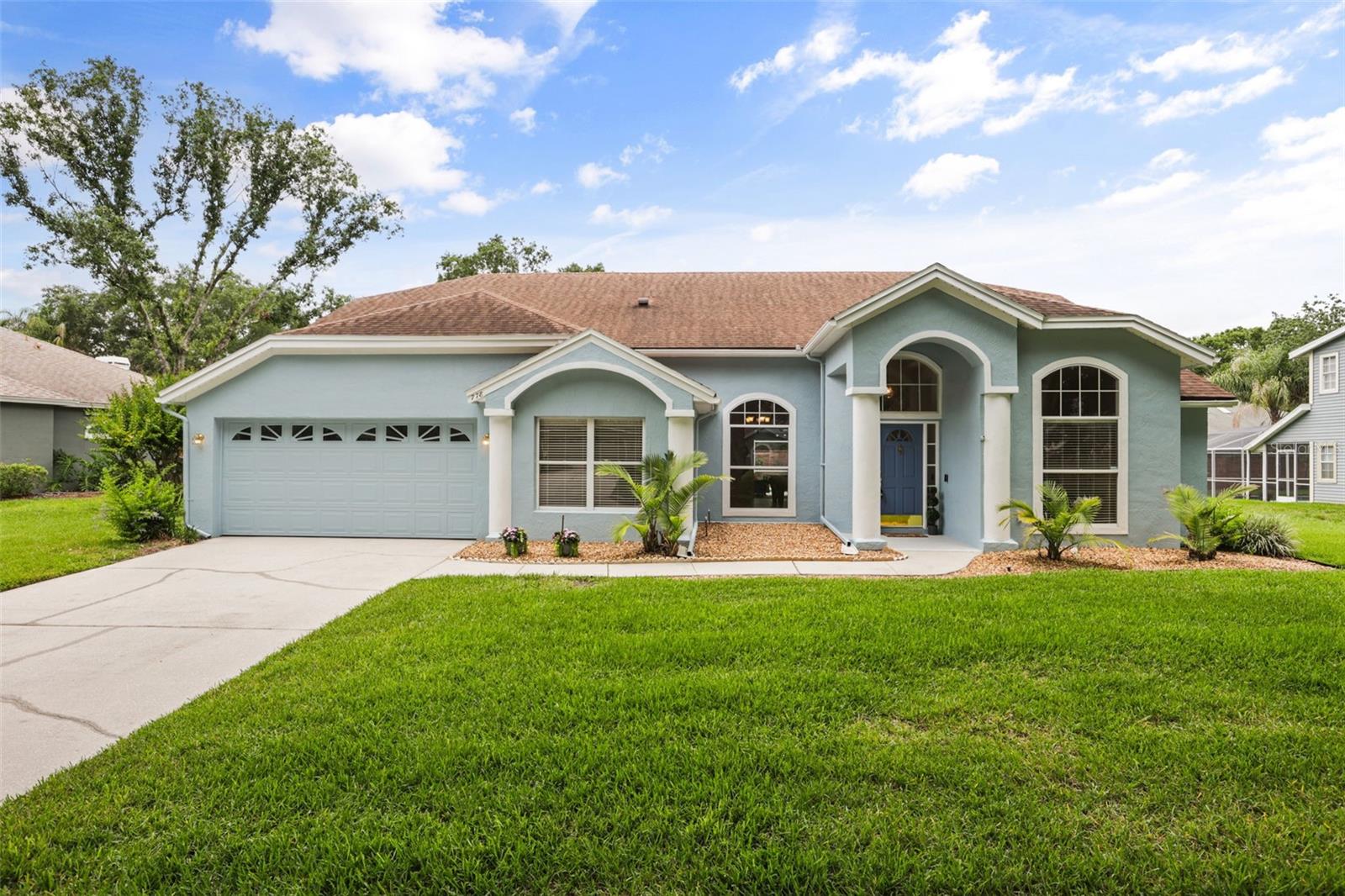 Single Family Residence in OVIEDO, FL - Daniel Dourado