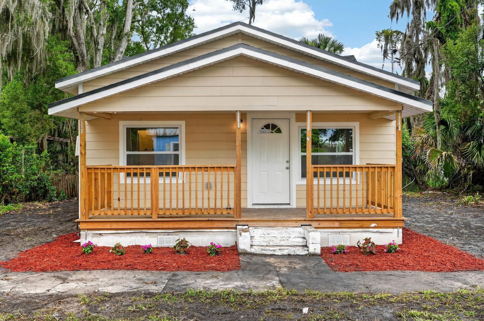 Single Family Residence in PALATKA, FL - Daniel Dourado