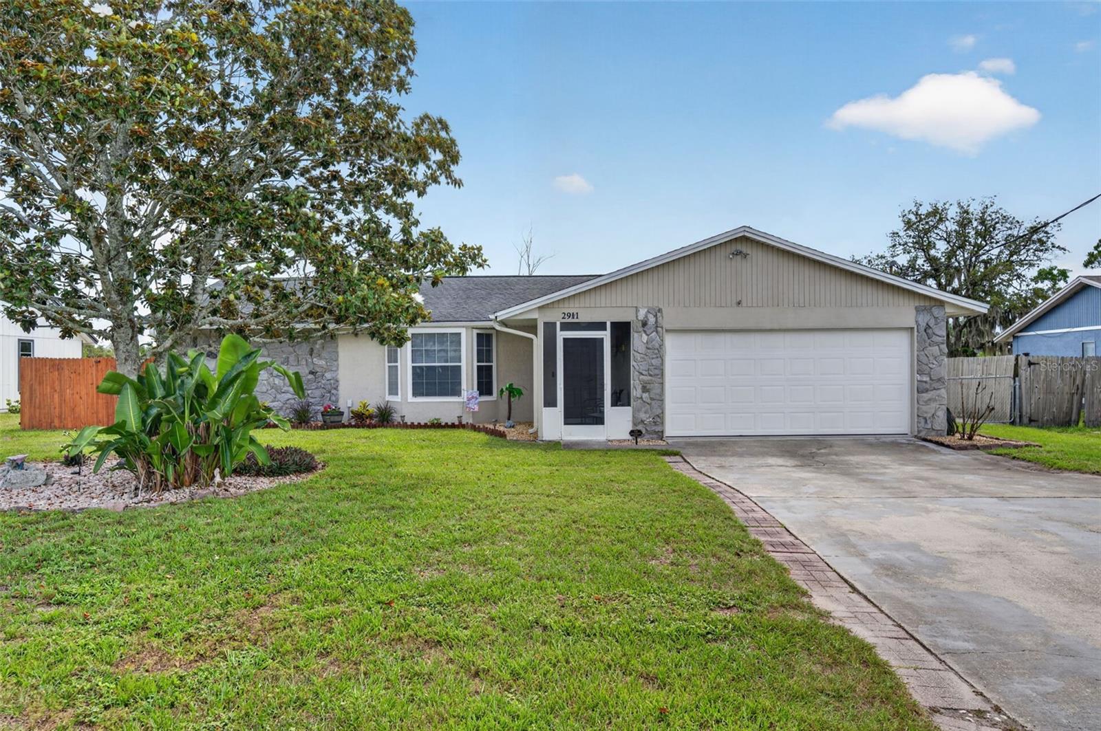 Single Family Residence em DELTONA, FL - Daniel Dourado