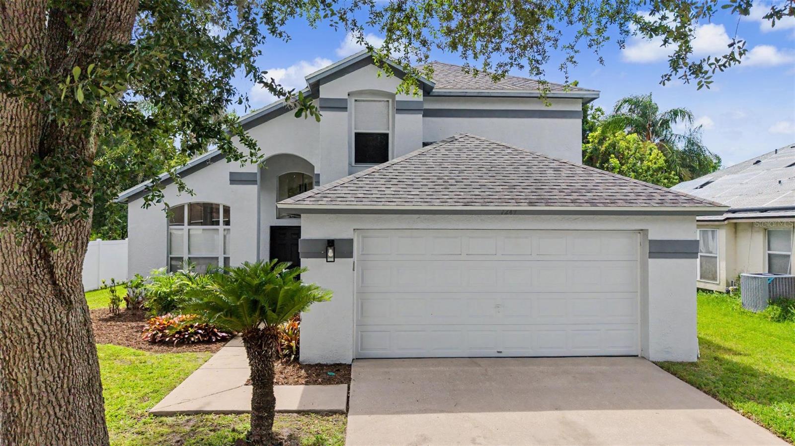 Single Family Residence in WESLEY CHAPEL, FL - Daniel Dourado