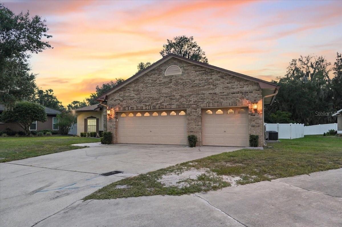 Single Family Residence in LAKELAND, FL - Daniel Dourado