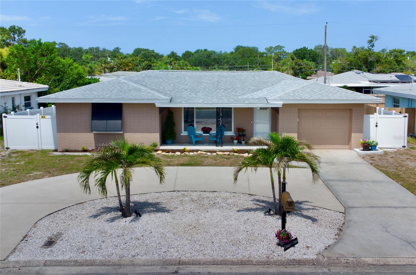 Single Family Residence in DUNEDIN, FL - Daniel Dourado