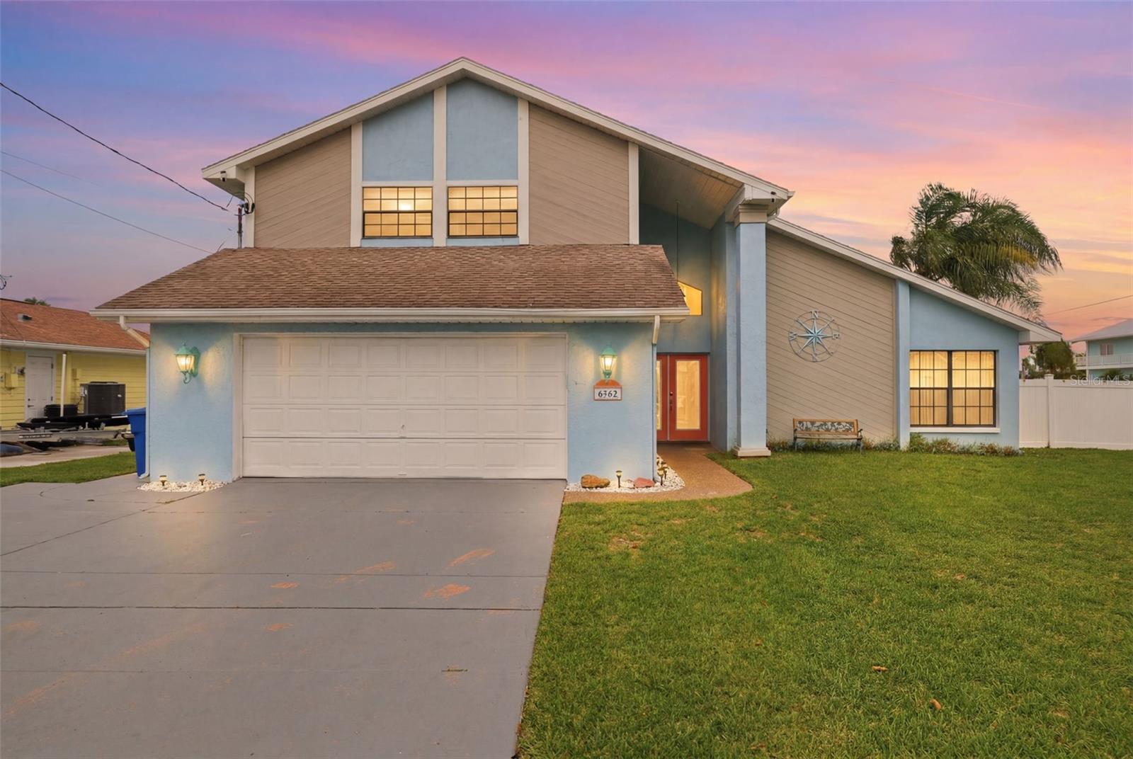 Single Family Residence in HERNANDO BEACH, FL - Daniel Dourado