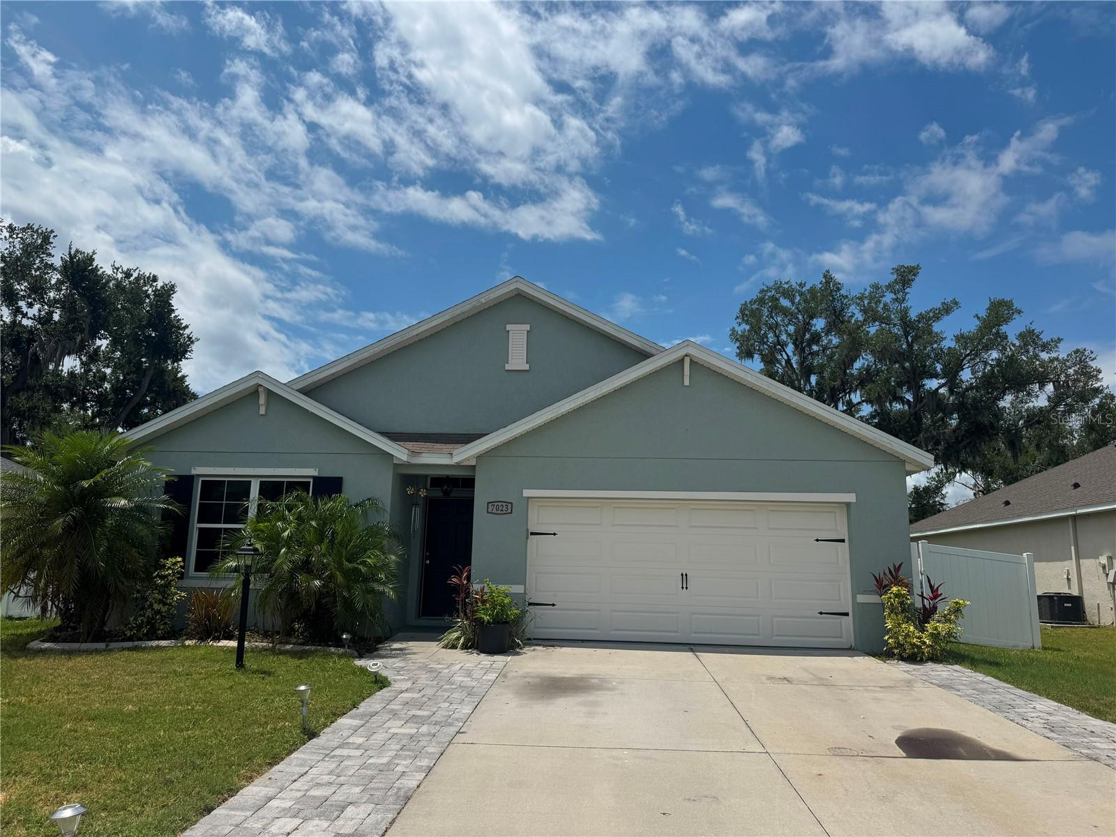Single Family Residence in PALMETTO, FL - Daniel Dourado
