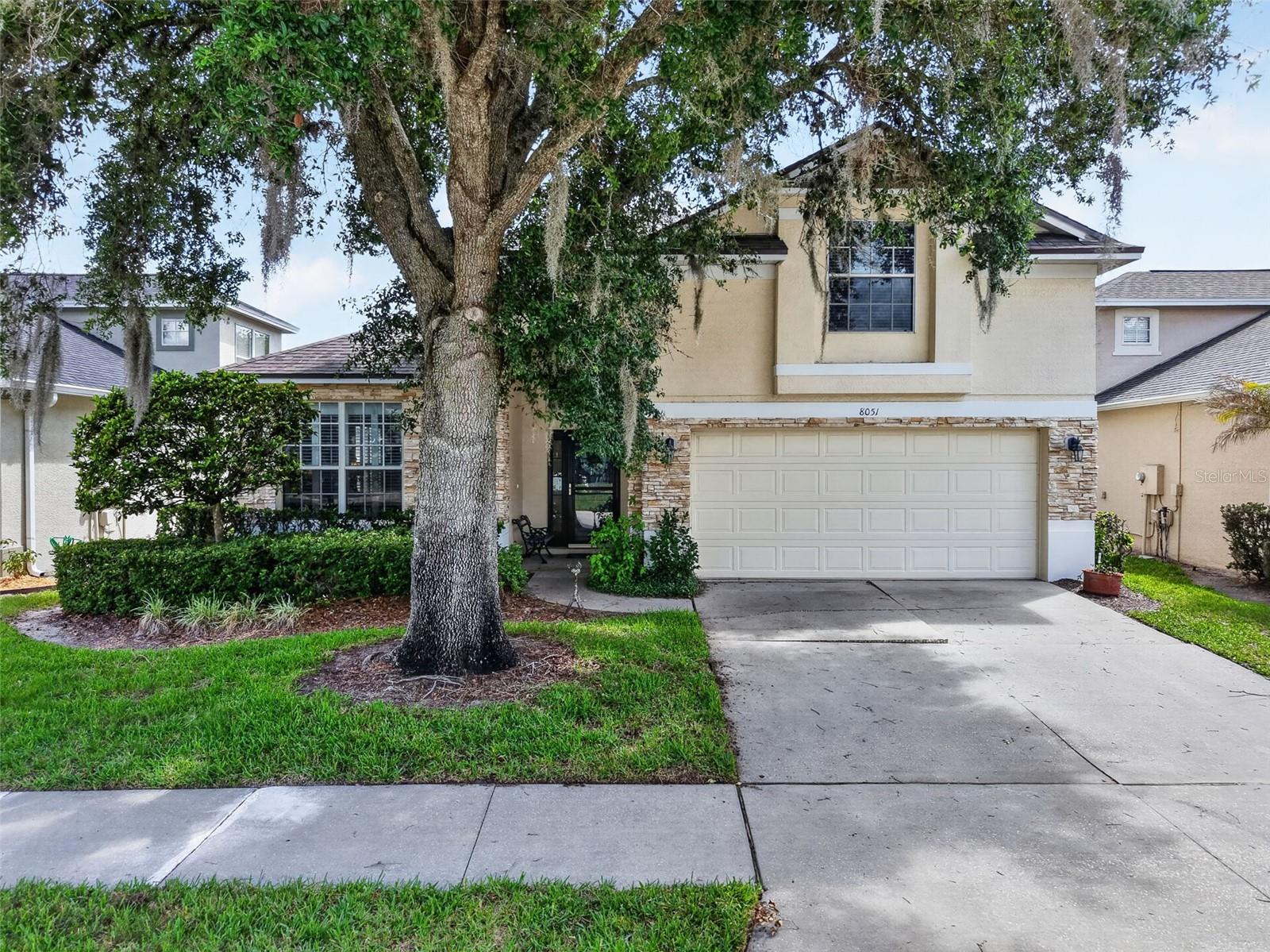 Single Family Residence in MOUNT DORA, FL - Daniel Dourado