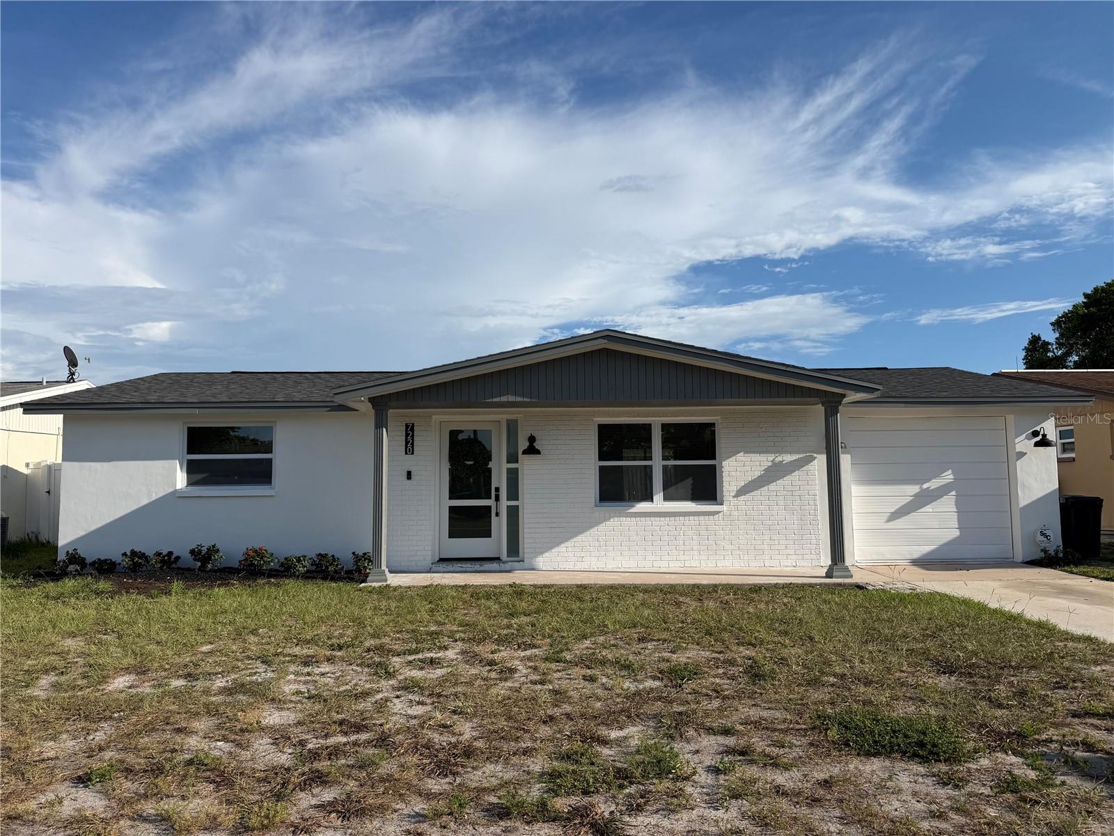 Single Family Residence in PORT RICHEY, FL - Daniel Dourado