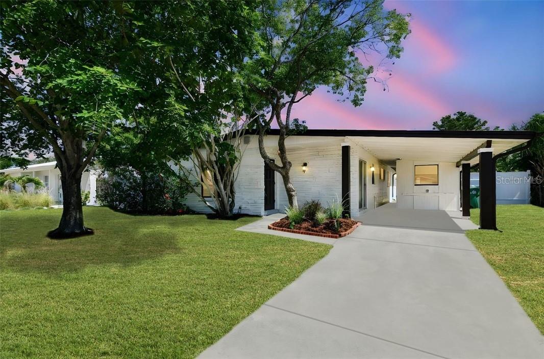 Single Family Residence in TAMPA, FL - Daniel Dourado