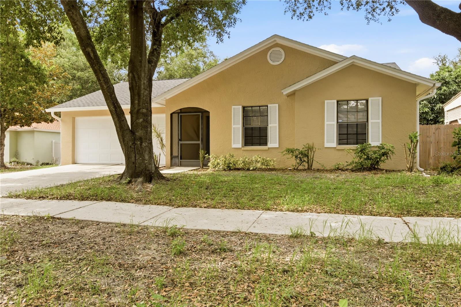 Single Family Residence in BRANDON, FL - Daniel Dourado