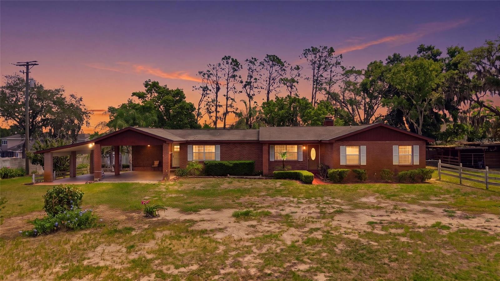 Single Family Residence in SEFFNER, FL - Daniel Dourado